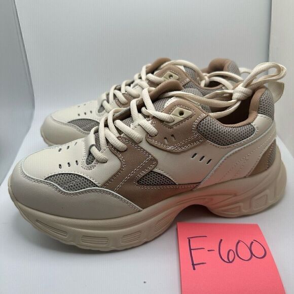 CUSHIONAIRE Women's Chunky Sneaker +Memory Foam 8.5 WHITE/TAN - Picture 3 of 9